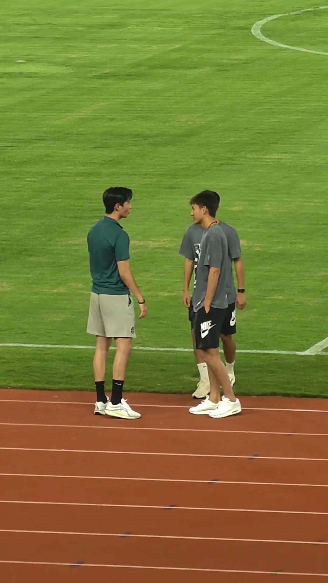 发现半岛体育-记者：U23男足门将李昊，大概率会留在青岛西海岸